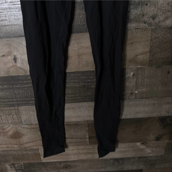 SOLD Lululemon Wunder Under Leggings 6 - Picture 3 of 6